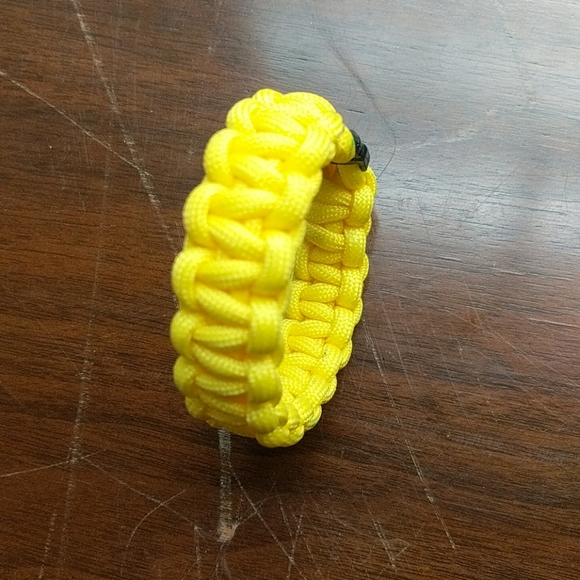 Paracord bracelet - Picture 2 of 3